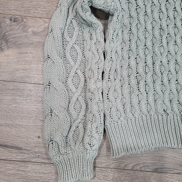 Blue Grey Cropped Knit Sweater Size L - Picture 3 of 3
